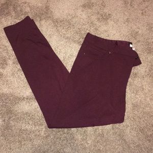 New York & Company burgundy stretch skinny pant